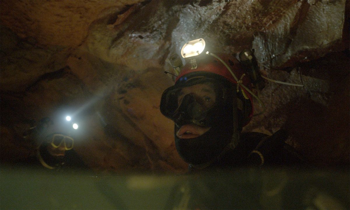 Divers Volanthen (left) and Stanton arrive in Chamber 9 — re-created on Pinewood’s Underwater Stage.