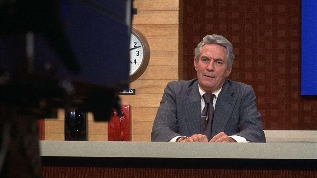 Peter Finch plays the new-age prophet of doom, Howard Beale.